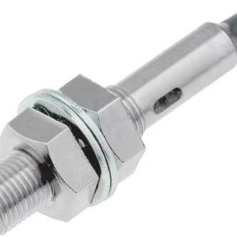 OMRON/欧姆龙 距离传感器 E2E-X1B2